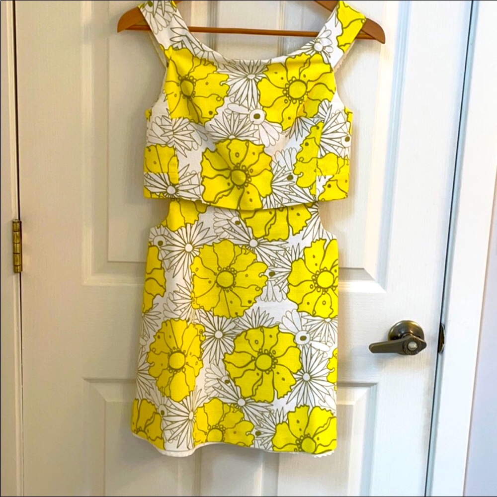 Beautiful yellow floral TopShop dress US size 4.